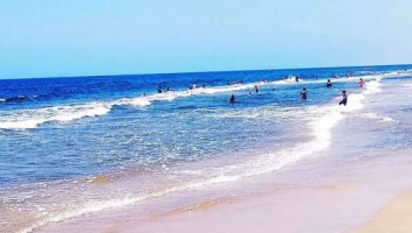 صور| بإطلالة جريئة.. النجمات يتألقن في آخر أيام الإجازة الصيفية
