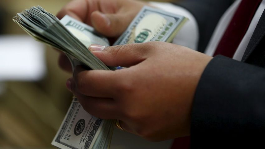 21 قرشا ارتفاعا بسعر الدولار في البنك المركزي