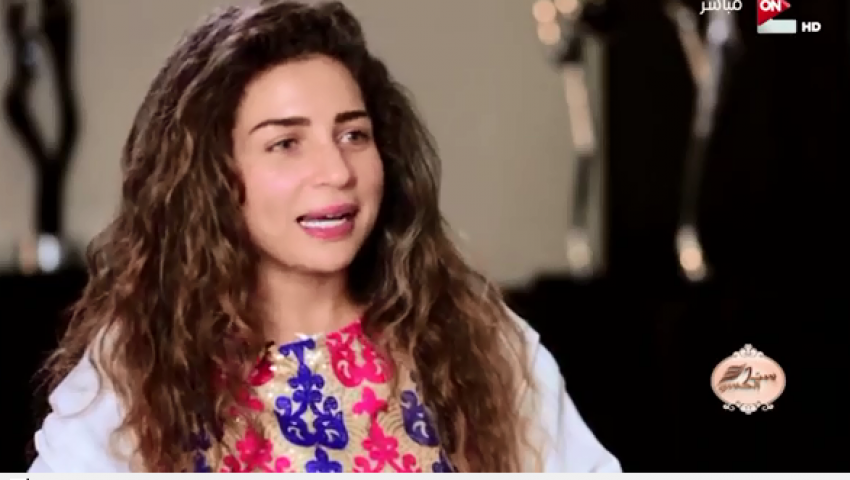 فيديو| مي عز الدين: حياتي كلها جوة أوضة النوم