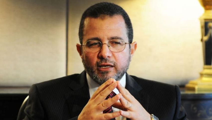 جنح الدقي تنظر معارضة قنديل بحكم حبسه وعزله