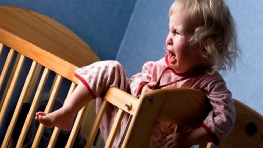 كيف تتعاملين مع طفلك عندما يستيقظ ليلا؟