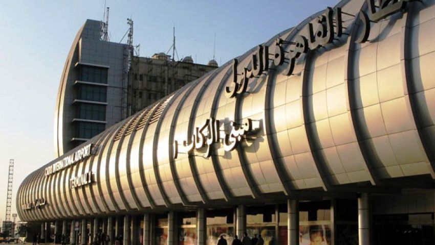 سكرتير الرئيس يصل القاهرة قادمًا من روما
