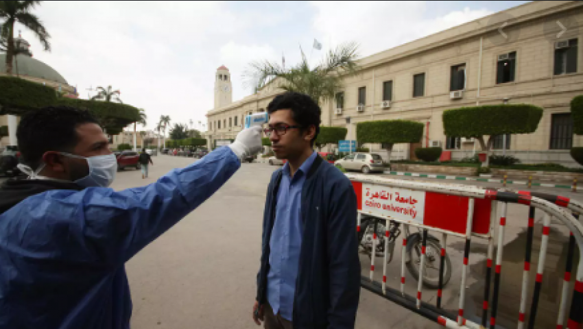 كواشف حرارية وكمامات.. أبرز الإجراءات الوقائية لطلاب الجامعات