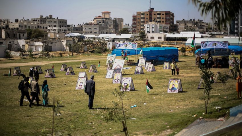 خيمة اعتصام في غزة تضامنا مع المعتقلين المضربين عن الطعام