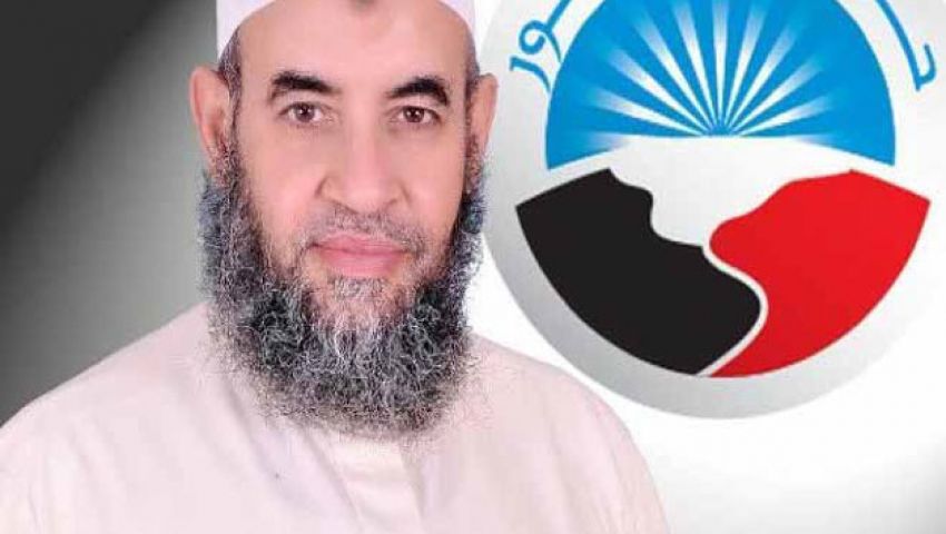 النور يحشد العمال بالواحات البحرية بأتوبيس الشركات