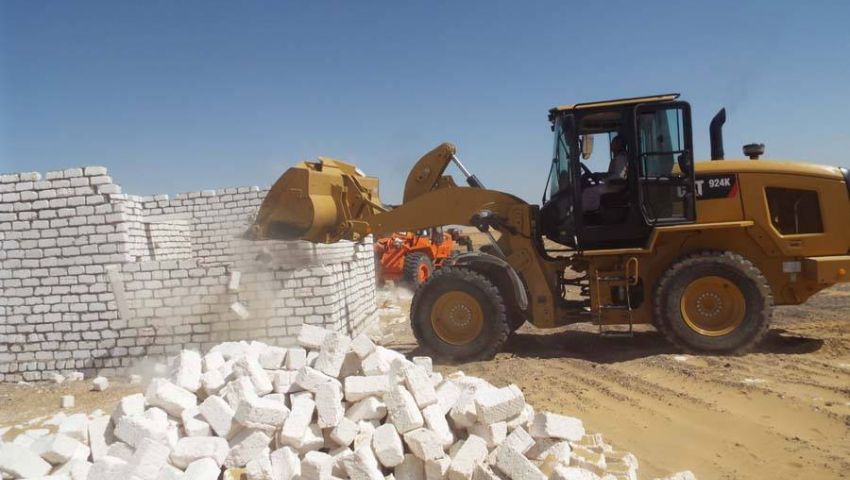 الجيزة تنفذ 11 قرار إزالة بمنطقة الواحات البحرية وتستعيد 2750 فدانًا