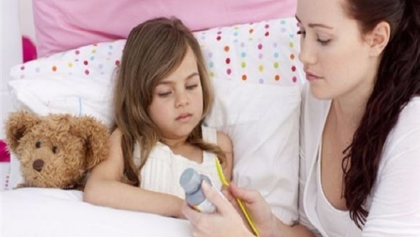 خطوات بسيطة تساعدك في إعطاء الدواء للأطفال بسهولة
