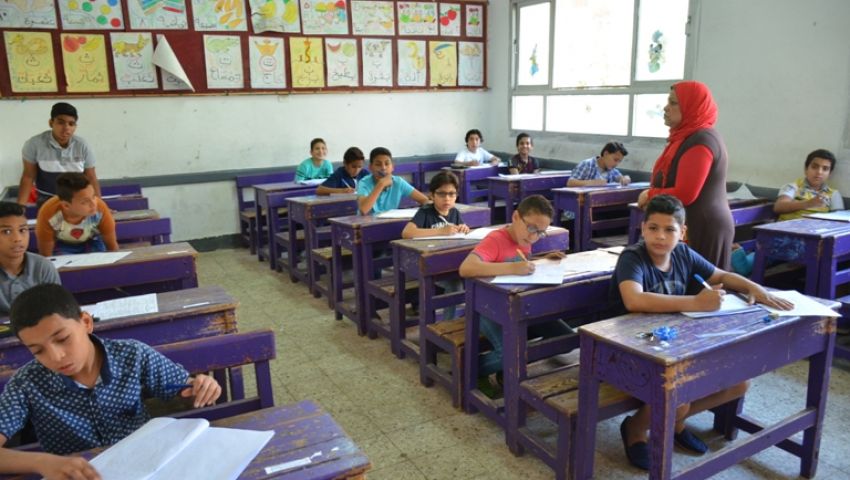 انتهاء امتحانات الشهادة الإعدادية  بالإسماعيلية واستمرار أعمال التصحيح