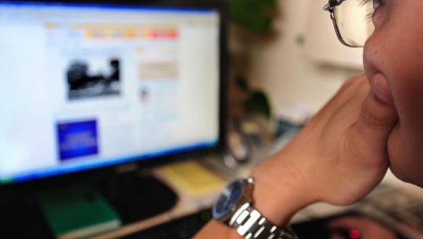 إنفوجراف| كم يقضي المصريون يوميا على اﻹنترنت؟