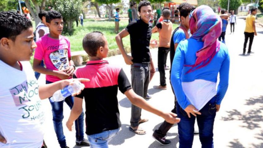 للفتيات فقط.. هكذا تحمي نفسك من التحرش فى العيد
