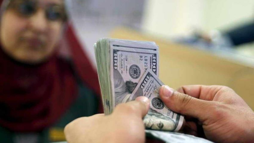 كورونا يضرب تحويلات العاملين بالخارج.. كيف ستتضرر مصر؟