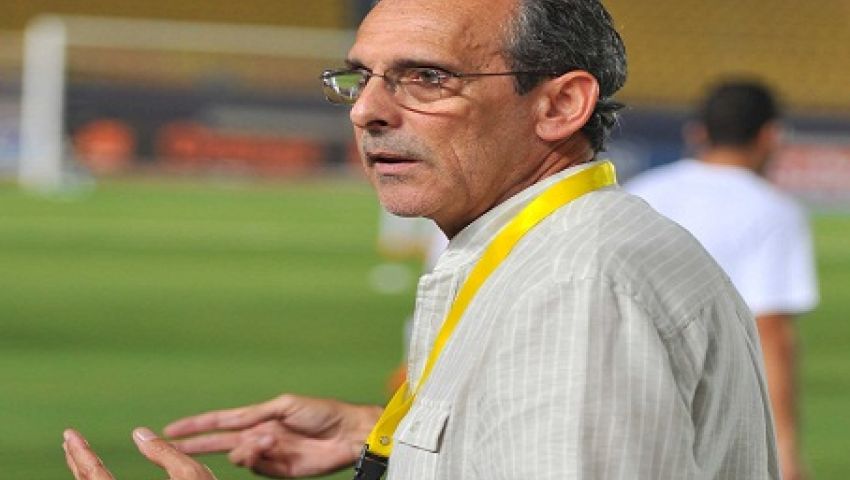 خصم 18 ألف دولار من مدرب الزمالك