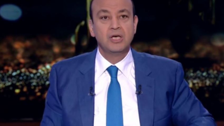 فيديو..أديب يتعجب من شجار أعضاء البرلمان  حول تيران وصنافير