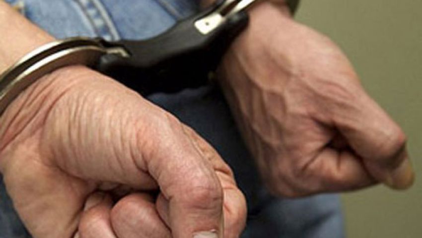 القبض على عاطلين بحوزتهما أسلحة بيضاء بالبحر الأحمر