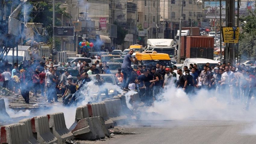 مواجهات بين فلسطينيين وجيش الاحتلال قرب رام الله