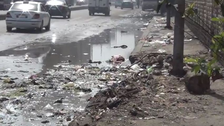 فيديو| سوق الأسماك بالجيزة يغرق في الصرف الصحي