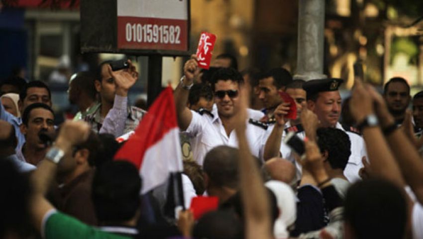 بي بي سي: شرطة مصر ترقص فرحًا بعزل مرسي