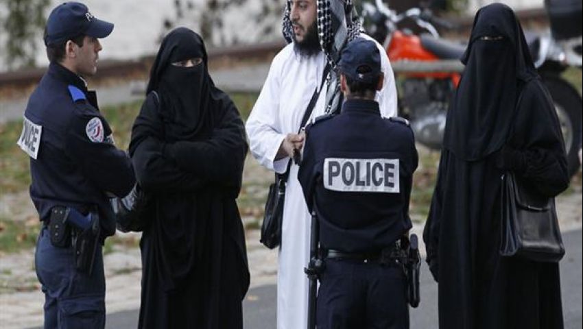 البرلمان الألماني يحظر ارتداء النقاب أثناء العمل