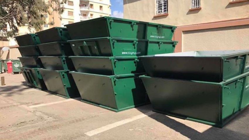 طرح توريد 200 صندوق لجمع القمامة في العاشر من رمضان