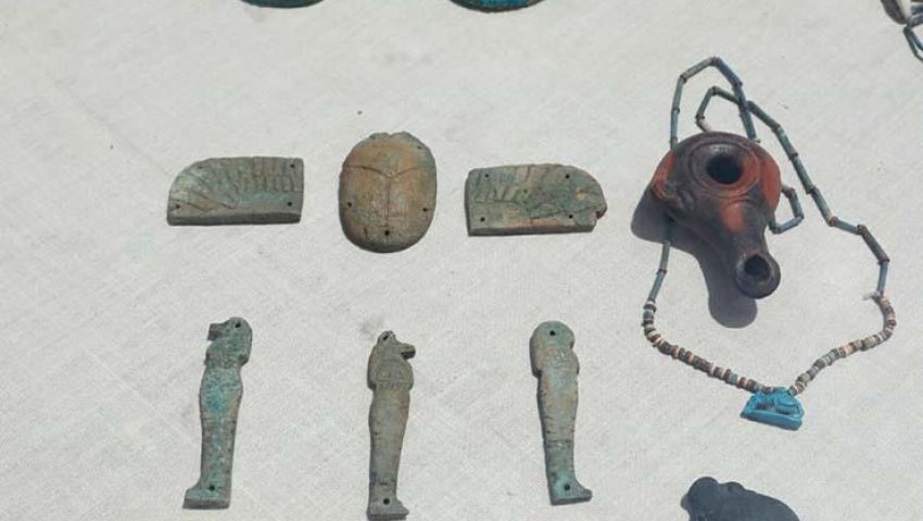 بالصور| تفاصيل اكتشاف 21 مقبرة أثرية فى الفيوم