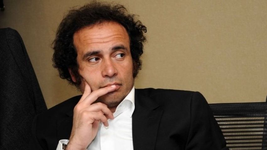 عمرو حمزاوي: أتضامن مع إضراب أسرى فلسطين «البطولي» في سجون الاحتلال