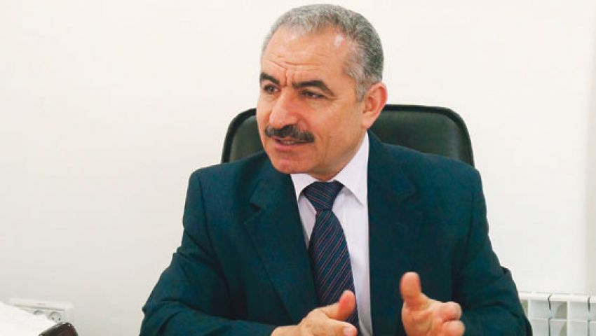 قيادي بفتح يكشف:  هذه المطالب يطرحها عباس على مائدة ترامب