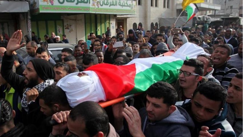 تشييع جثمان فلسطيني استشهد برصاص الاحتلال الإسرائيلي وسط الضفة الغربية