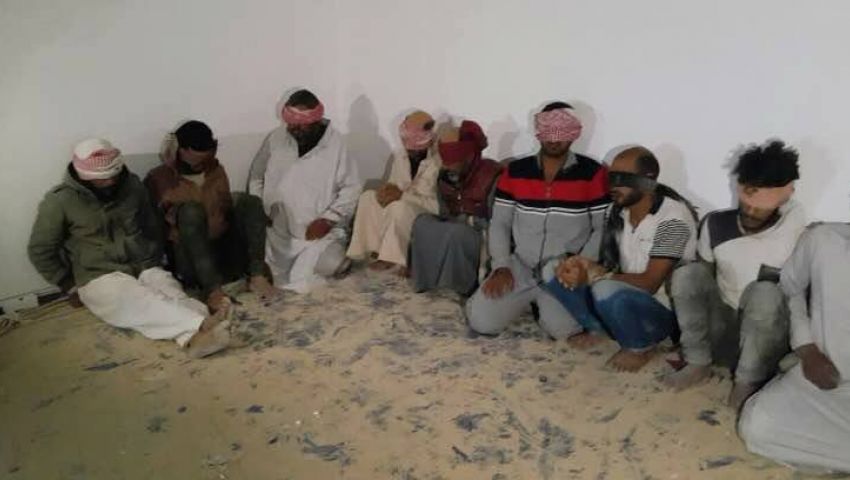الأناضول: مسلحون قبليون يختطفون 10 عناصر من داعش بسيناء