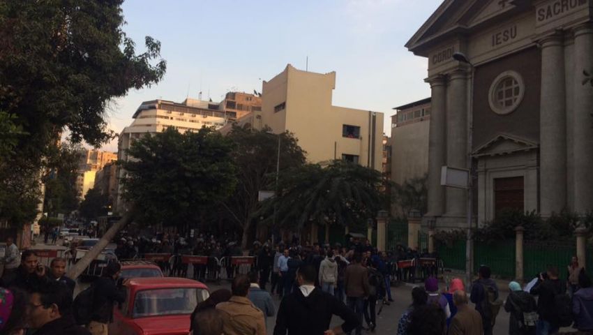 نقابة المحامين تمنع متظاهري تيران و صنافير  من دخولها  للاحتماء بها