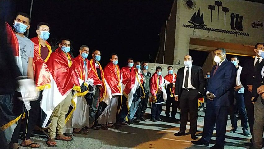 كواليس تحرير المصريين في ليبيا.. والعائدون: «كنا بنموت»