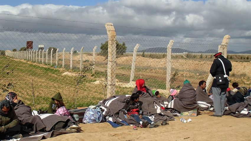 المغرب: الجزائر تحاصر 55 مهاجرا سوريا قرب حدودها بشكل لا إنساني