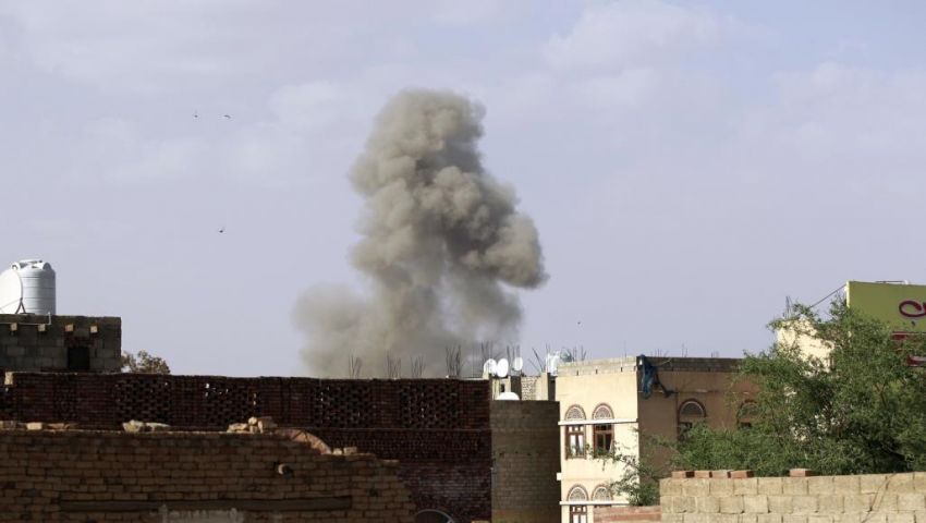 بعد استهدافهم خطوط النفط السعودية.. التحالف يكثف القصف على الحوثيين