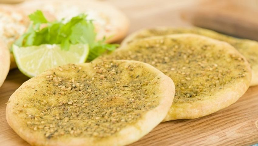 طريقة عمل مناقيش بالزعتر