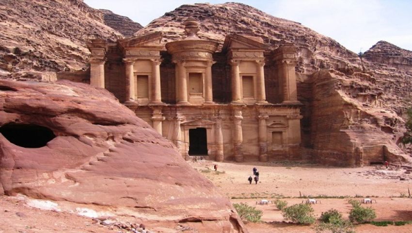 السياحة الأردنية تتوقع نمو نشاطها في 2017 بمعدل 20%