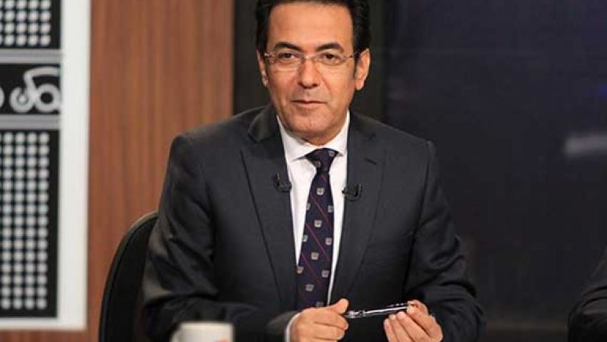 خيري رمضان يكشف عن سر غيابه: برنامج جديد