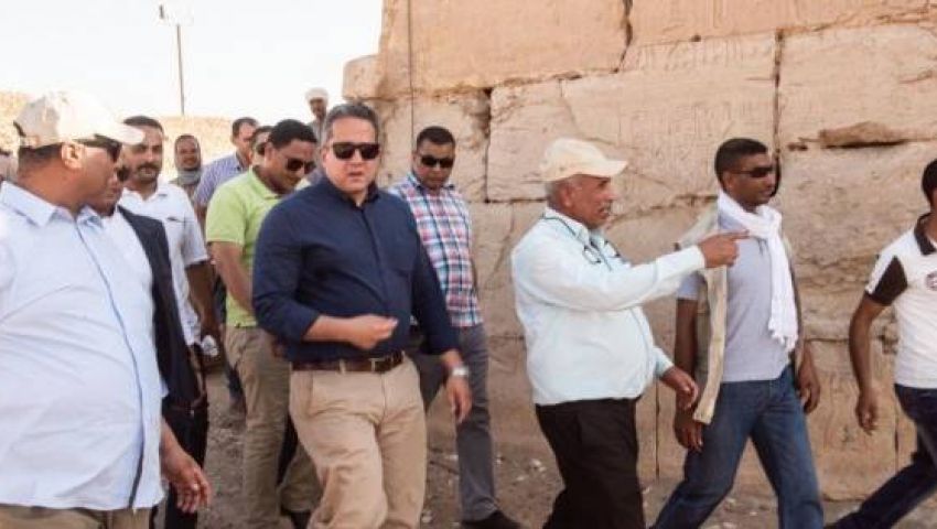العناني يفتتح مشروع تطوير منطقة أبيدوس الأثرية