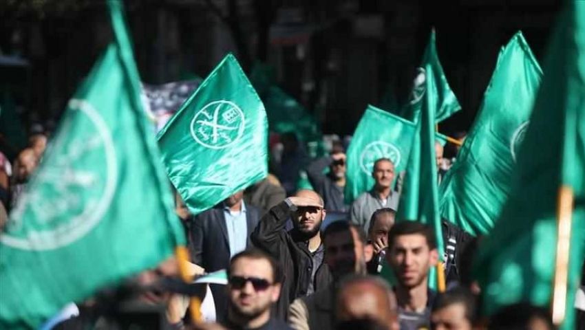 كاتب سعودي: الإخوان المسلمين أكبر المتاجرين بقضايا الشعوب