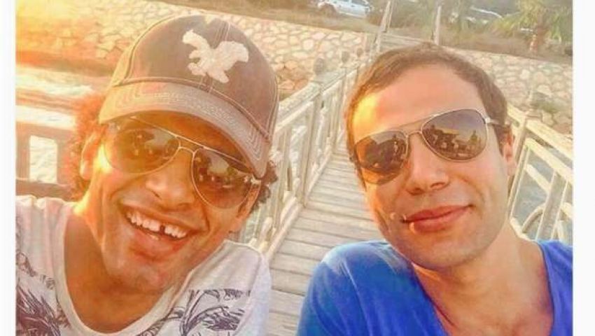 صورة.. محمد إمام يحتفل مع حمدي المرغني وإسراء عبدالفتاح بعقد قرانهما