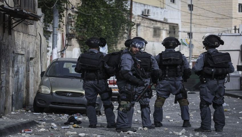 شرطة الاحتلال تمنع مسيرة راجلة من الوصول إلى المسجد الأقصى