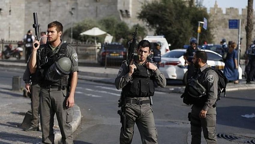 الاحتلال يعتقل فلسطينيتين بزعم حيازتهما متفجرات
