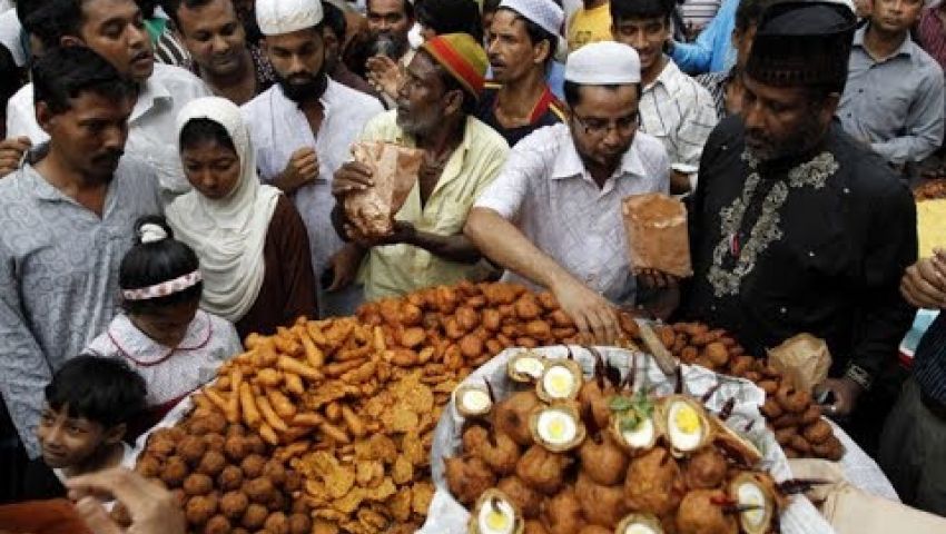 الجهر بالإفطار في نهار رمضان.. جدل وعقوبات