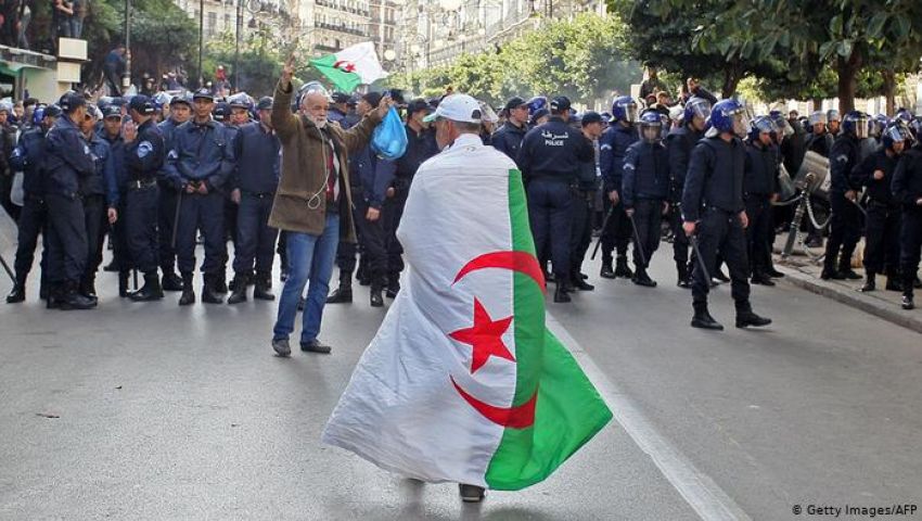 الجزائر.. بدء  الإفراج عن معتقلي الحراك الاحتجاجي  بعفو رئاسي