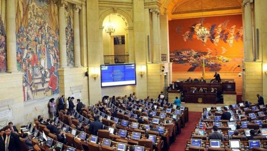 الكونجرس الكولومبي يوافق على عفوٍ عام عن متمردي فارك