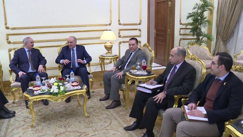 رئيس أركان الجيش المصري يلتقي حفتر في بنغازي