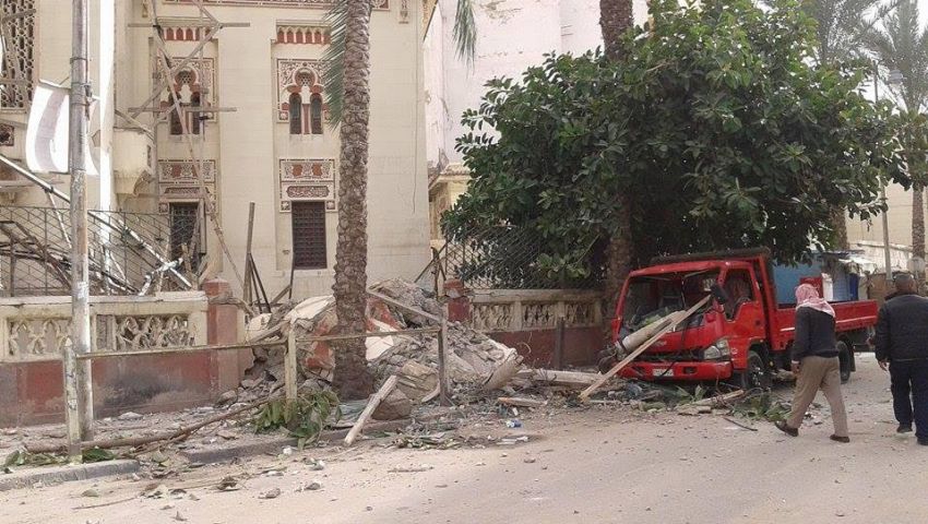 بالصور| انهيار مئذنة ابن خلدون الأثري بالإسكندرية لشدة الرياح