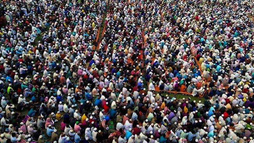 في بنجلاديش.. 25 ألف شخص يؤدون صلاة الشفاء من كورونا 