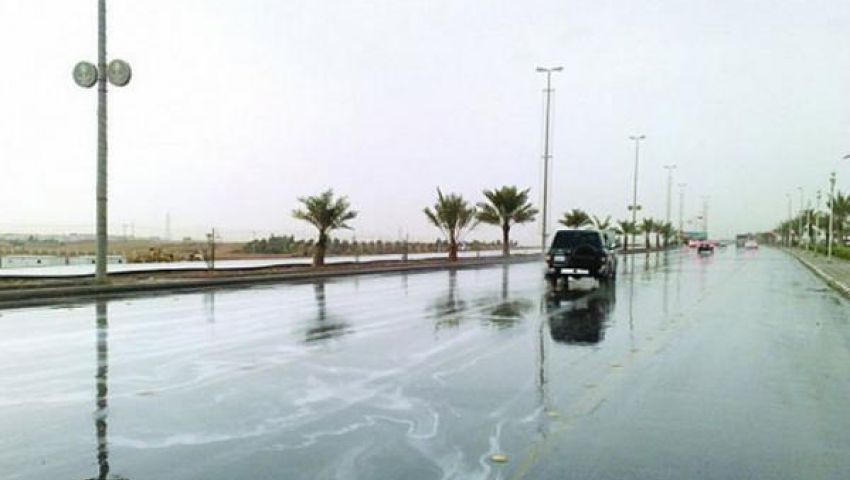 في هذه المناطق.. سحب وأمطار رعدية تضرب السعودية