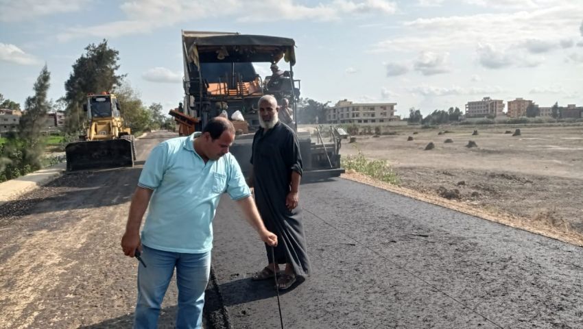 صور| تفاصيل المشروع القومي لرصف الطرق المحلية داخل المحافظات