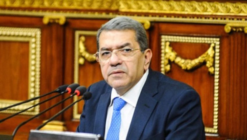 «المالية» تغازل الناخبين بزيادة الأجور والمعاشات