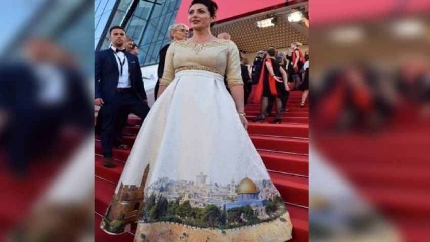 كاتبة كويتية تستنكر ارتداء وزيرة الثقافة الإسرائيلية فستانا عليه صورة القدس